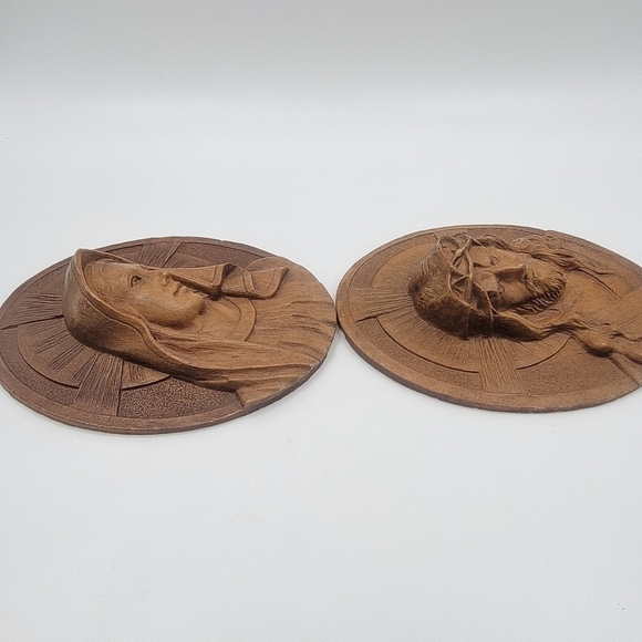 VINTAGE brown resin Jesus and Virgin Mary wall plaque - Picture 4 of 9